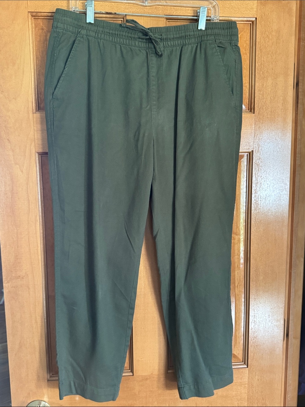 NWOT GAP Olive Green Drawstring Cropped Pant- Large